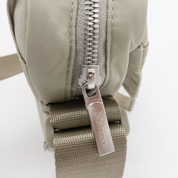 Lululemon Women's Wunderlust Crossbody Bag 2L Raw Linen Beige OS - Picture 9 of 12